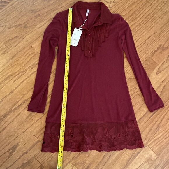 NWT Mollo Rello size M burgundy dress, with really cute, lace at the bottom - Picture 3 of 12